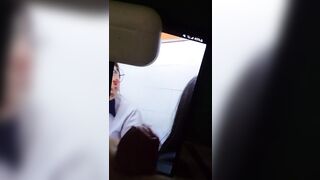 Bắn tinh trùng vào live của người lạ