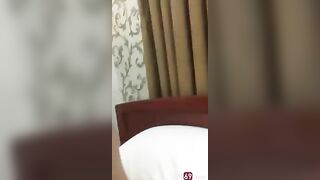 Mới vừa cho vào mà em đã ra nước quá trời