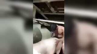 Nữa đêm hai bố con nwng quá........