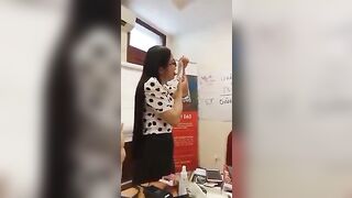 Cô giáo dạy môn bú cu xong đè học sinh ra thực hành