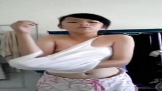 em còn nhỏ mà lồn em nhiều lông vậy