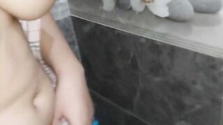Vú to tròn