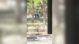 Các em học sinh public luôn nơi công cộng