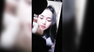 Em gái xinh bị xuất tinh lên mặt