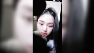 Em gái xinh bị xuất tinh lên mặt