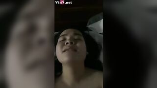 Video Em năn nỉ muốn chịch mà anh cứ bắt em bú thêm
