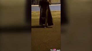 Bắt em mặc bộ nữ tu bú mút làm tình public với anh giữa phố