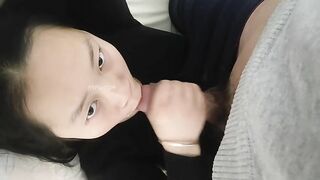 Con đĩ dâm nuốt đống tinh đặc quánh của bạn trai