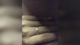 Em gái đang chờ con bú thủ dâm cực chất