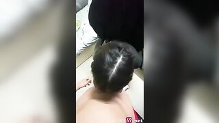 Ngồi làm việc em cũng không tha bắt trả bài với cặp mông cực đầm