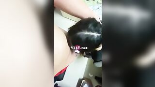 Ngồi làm việc em cũng không tha bắt trả bài với cặp mông cực đầm