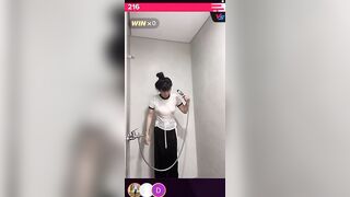 Thư xinh trả kèo tắm lộ zú p2