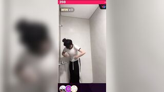 Thư xinh trả kèo tắm lộ zú p2