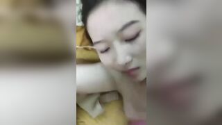 Bắn tinh vào mắt e ngọc 208 làm e đau chảy nước mắt
