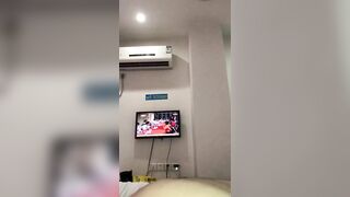 Chơi e học sinh thùy anh lồn rộng thì bị mẹ phát hiện và cái kết