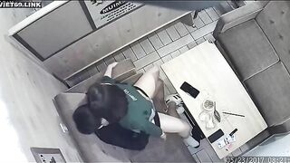 Cặp Đôi Trẻ Trong Quán Cà Phê Địt Nhauu Trên Ghế
