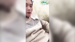 em gái mới lớn nứng lồn quá thủ dâm ngoài đường luôn