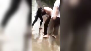 mượn bồ bạn tí mà bạn lột hết đồ(full mô tả)