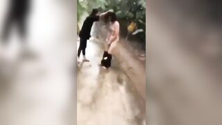 mượn bồ bạn tí mà bạn lột hết đồ(full mô tả)