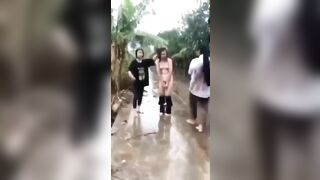 mượn bồ bạn tí mà bạn lột hết đồ(full mô tả)