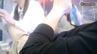 Thanh niên đi massage chân nhưng cứ đè vú con bé nhân viên ra bóp p1