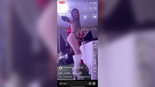 DJ đám cưới như này thì dễ bị hiếp lắm ...