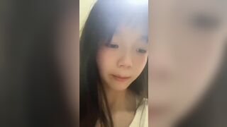 Em rau non thủ dâm khi ở nhà 1 mình