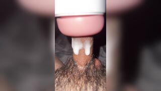 nứng quá đút sextoy ra nước trắng