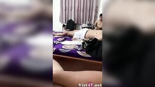 5 anh em thay nhau bú lồn chị máy bay