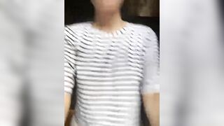 Gái quê đó, bố thì ở ngoài nch, con thì ở trong thủ dâm sau lưng bô liều thật