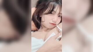 Gái xinh show vú 2
