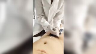 Lấy tinh trùng cho bênh nhân nứng quá nên ...