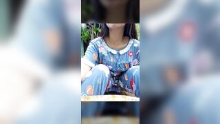Gái quê show hàng