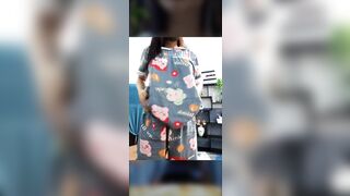 Gái quê show hàng