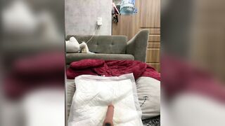 gái xinh dâm đãng thủ dâm với chiếc máy sextoy phần 5