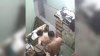 Quay lén: MBBG trốn chồng cùng thằng bồ địt nhau
