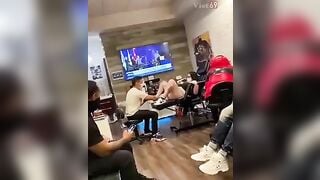 Em gái xăm vùng kín khiến em lên đỉnh
