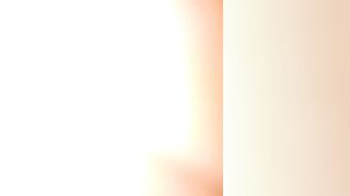 Khuya rồi còn không chịu ngủ