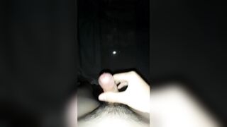 Nhìn cu mình trông bé quá????
