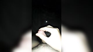 Nhìn cu mình trông bé quá????
