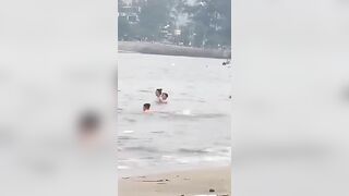 Đụ nhau tưng bừng trên bãi biển