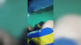 *** bị tuộc quần
