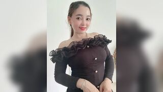 Chồng đi làm xa em trai mò qua phòng chị dâu làm tình
