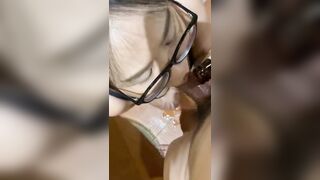 Tưới cồn lên chim r cho e bú kinh dị vl, thế vẫn bú được