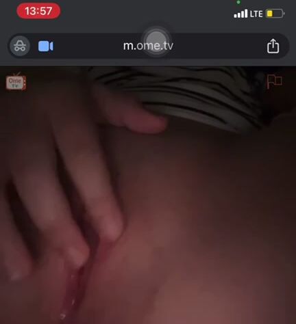 Bướm non ome