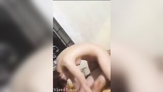 Quay lén em nhà đối diện và bạn trai