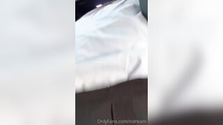 Đi ký hợp đồng vật em thư ký ra để xả xui
