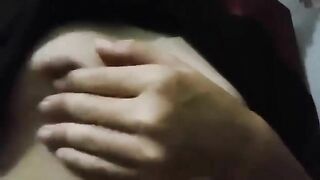 Mới lớn đã khoe vú với đít
