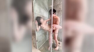 Dí em vào kính dập không thương tiếc làm em rên la hàng xóm nghe thấy