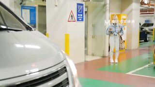 (China AV) Anh taxi trúng số chở bồ đến nơi vắng vắng để nhún nhãy